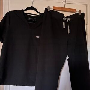 FIGS Black scrubs